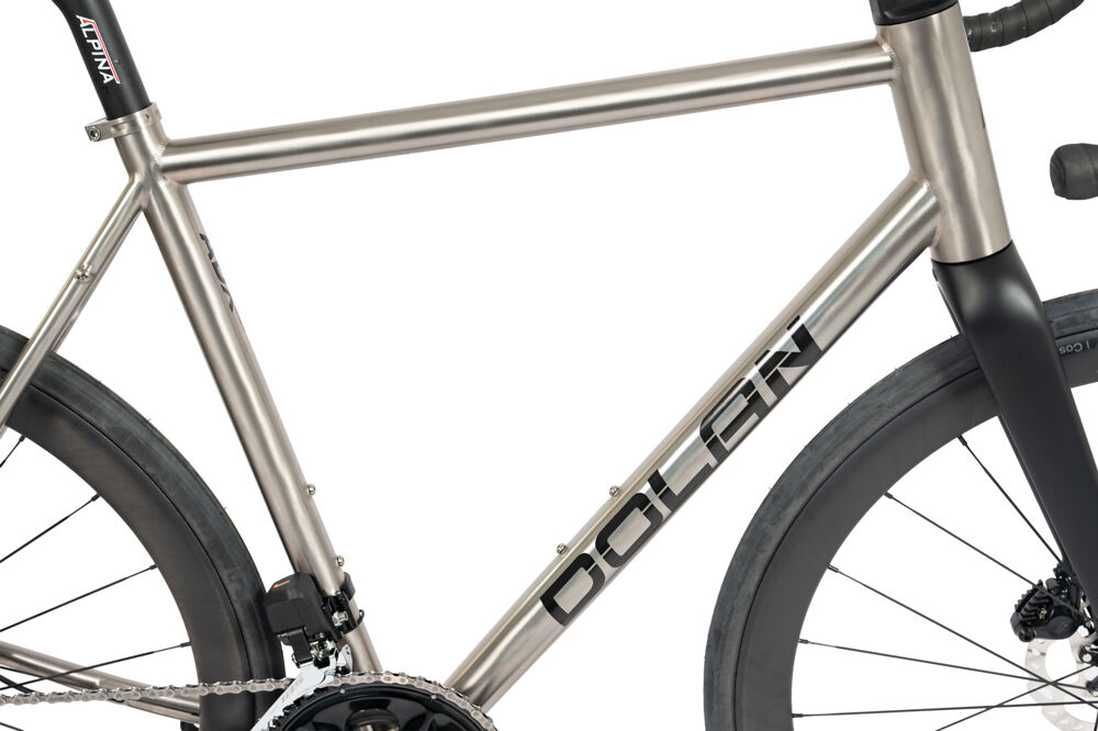 ADX-Disc-105-Di2-Bike-10.jpg