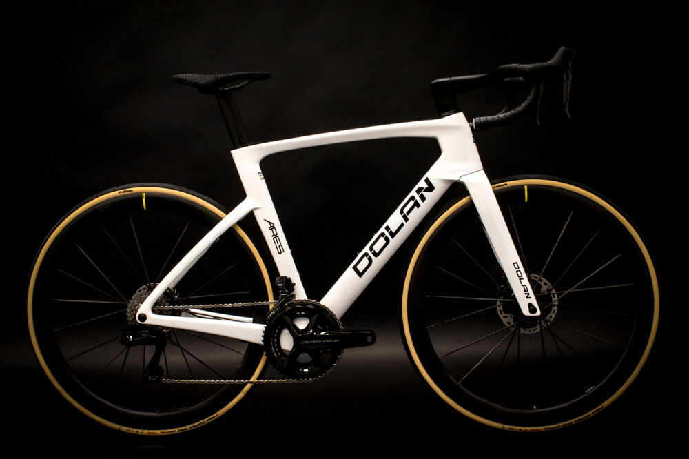 New-Ares-Pearl-white-dura-ace-bike-black-BG.jpg