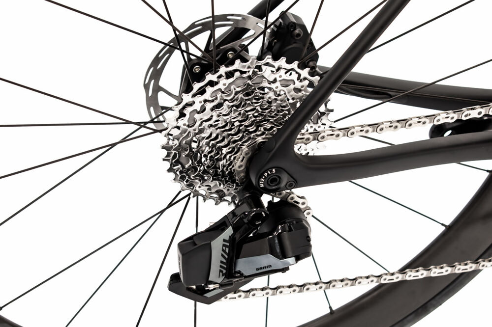 Tuono-Matt-Black-Sram-Rival-7.jpg